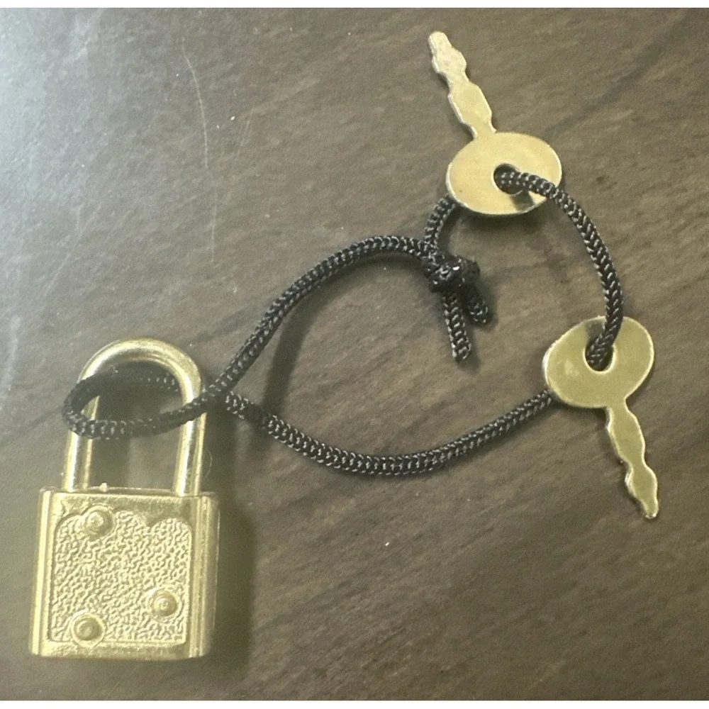 Vintage Gold Tone Padlock with 2 Keys Works